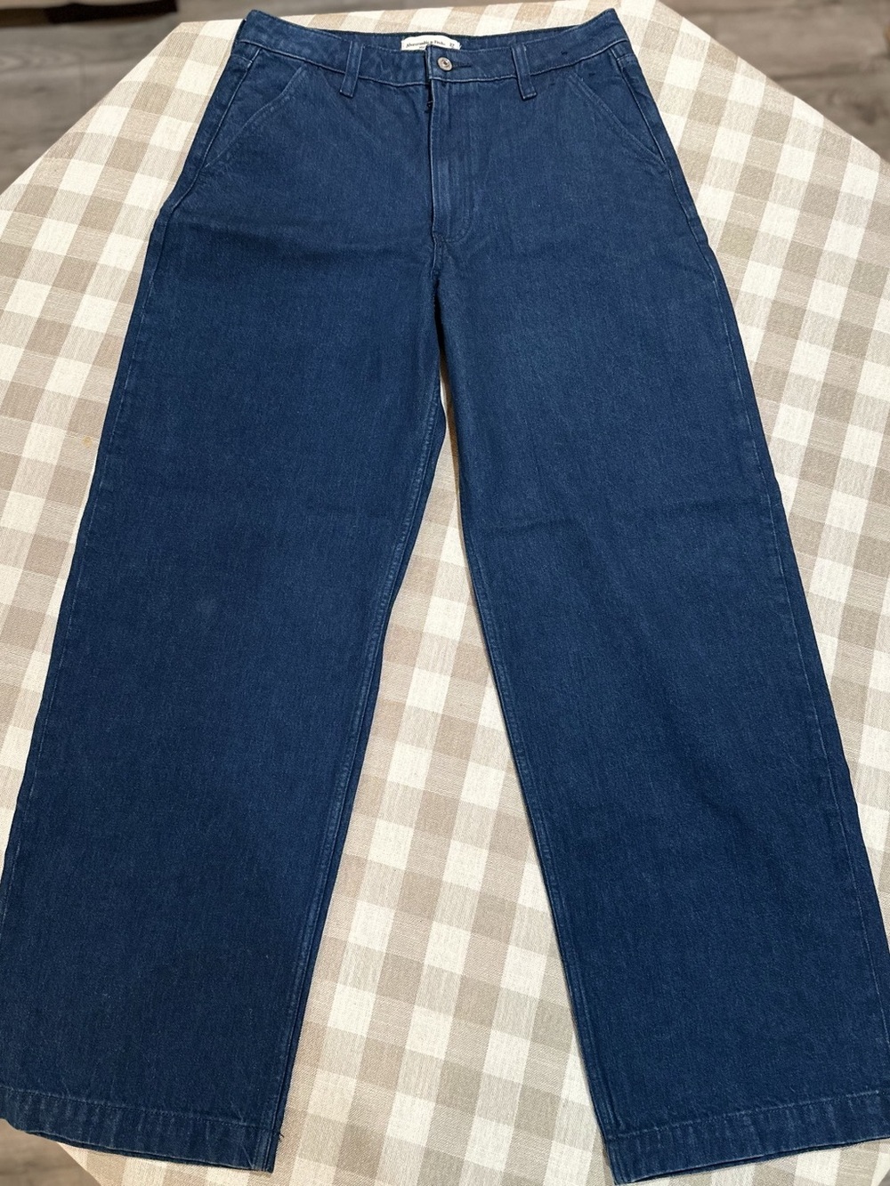 NWOT Abercrombie & Fitch Mid Rise Wide Leg Flare Jeans- Deep Blue size 27/4r